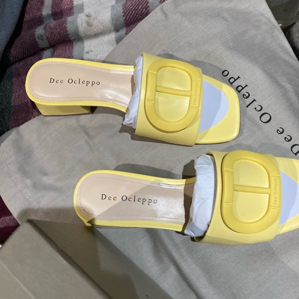 Dee Ocleppo sandles. Yellow. Size 6. Brand new